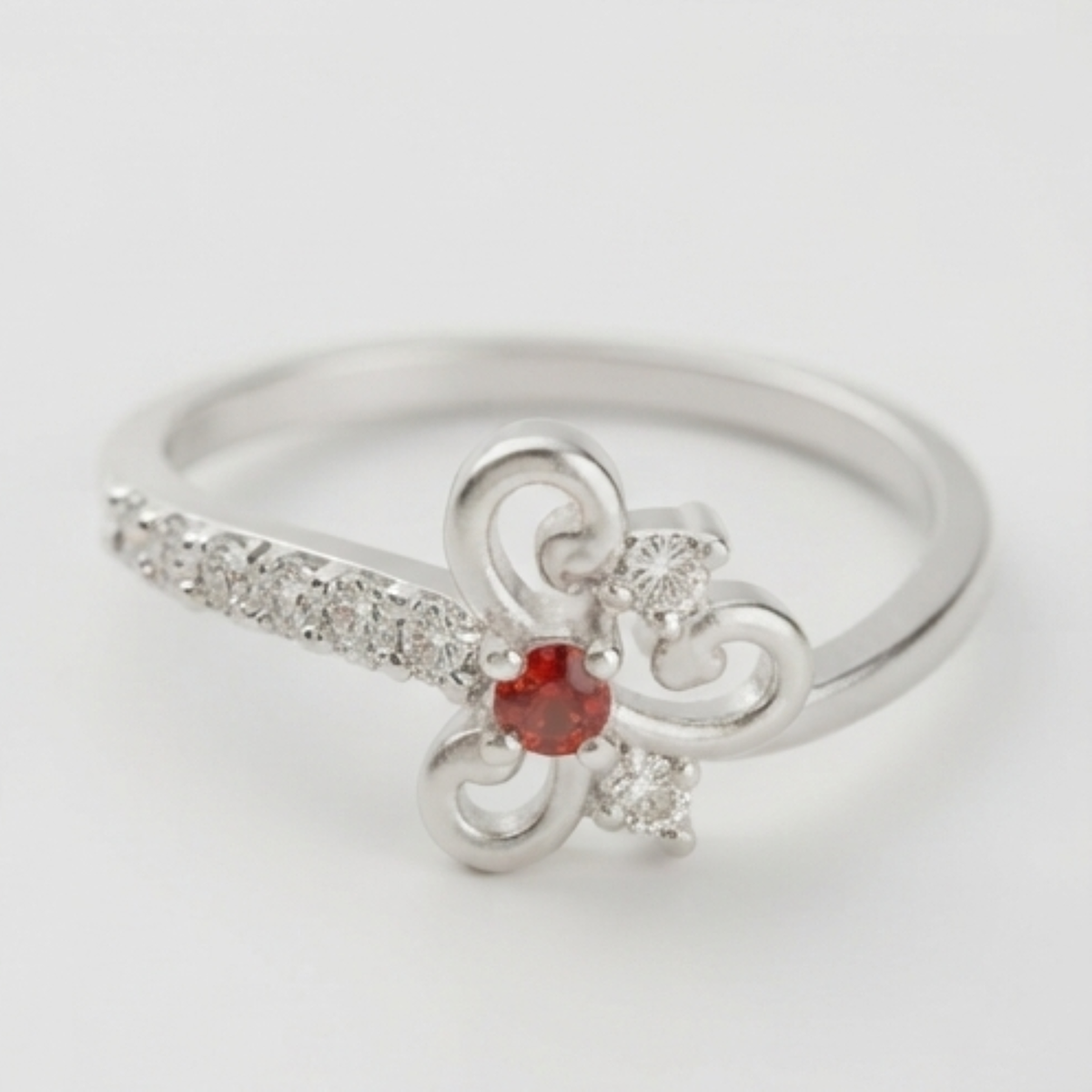DIVYORO SERENADE FLORAL RING