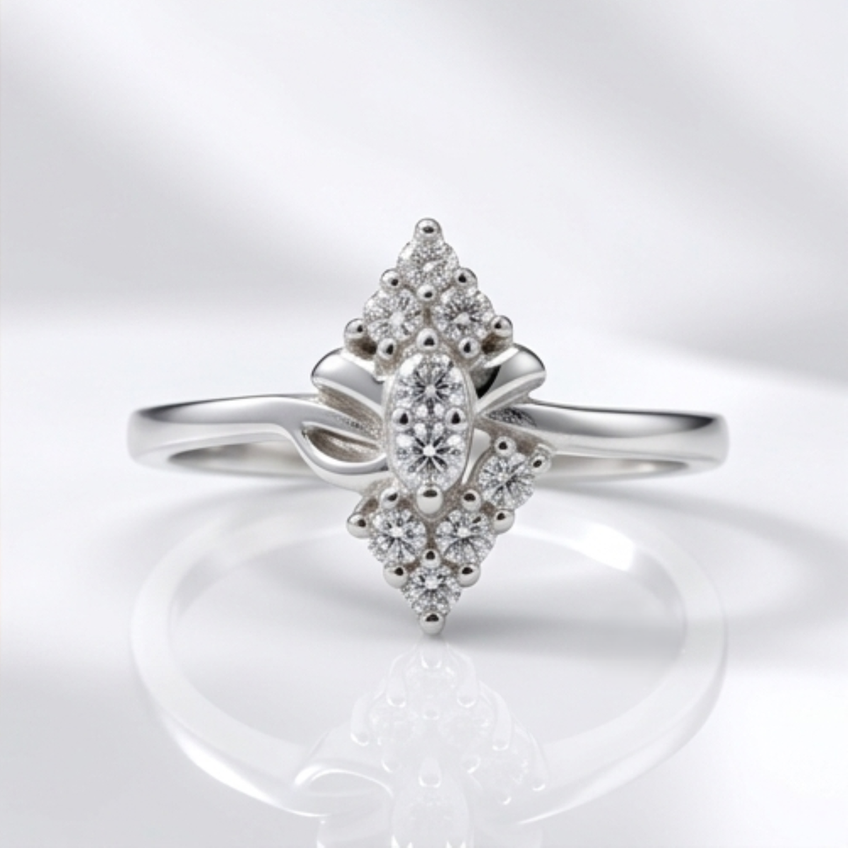 DIVYORO BRILLIANCE CLUSTER RING