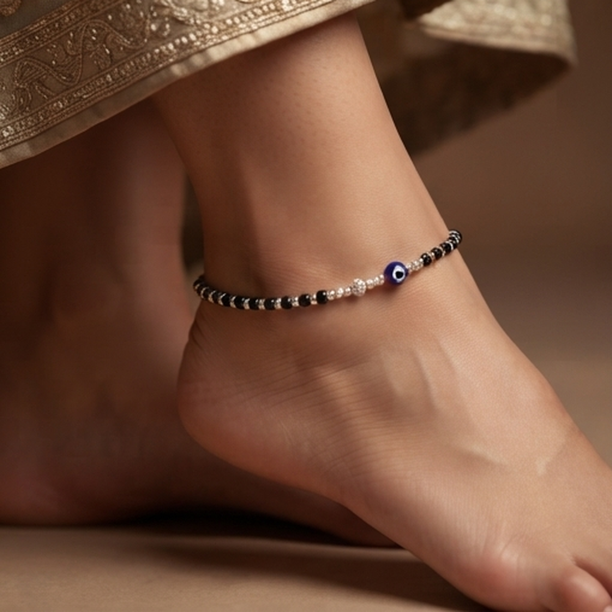 DIVYORO PROTECTION BLACK BEAD ANKLET