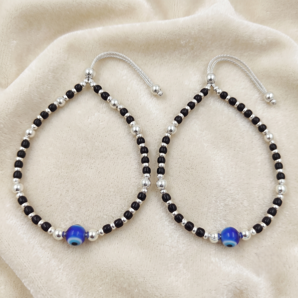 DIVYORO NAZARIYA BLUE EYE SILVER ANKLET