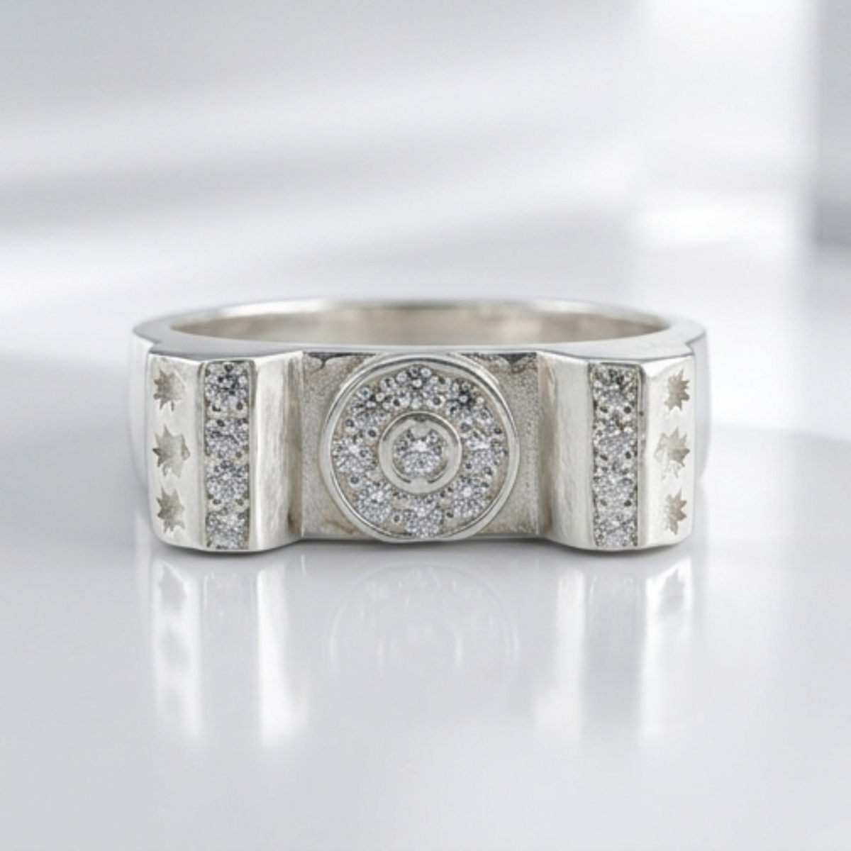 DIVYORO SIGNET MEDALLION RING