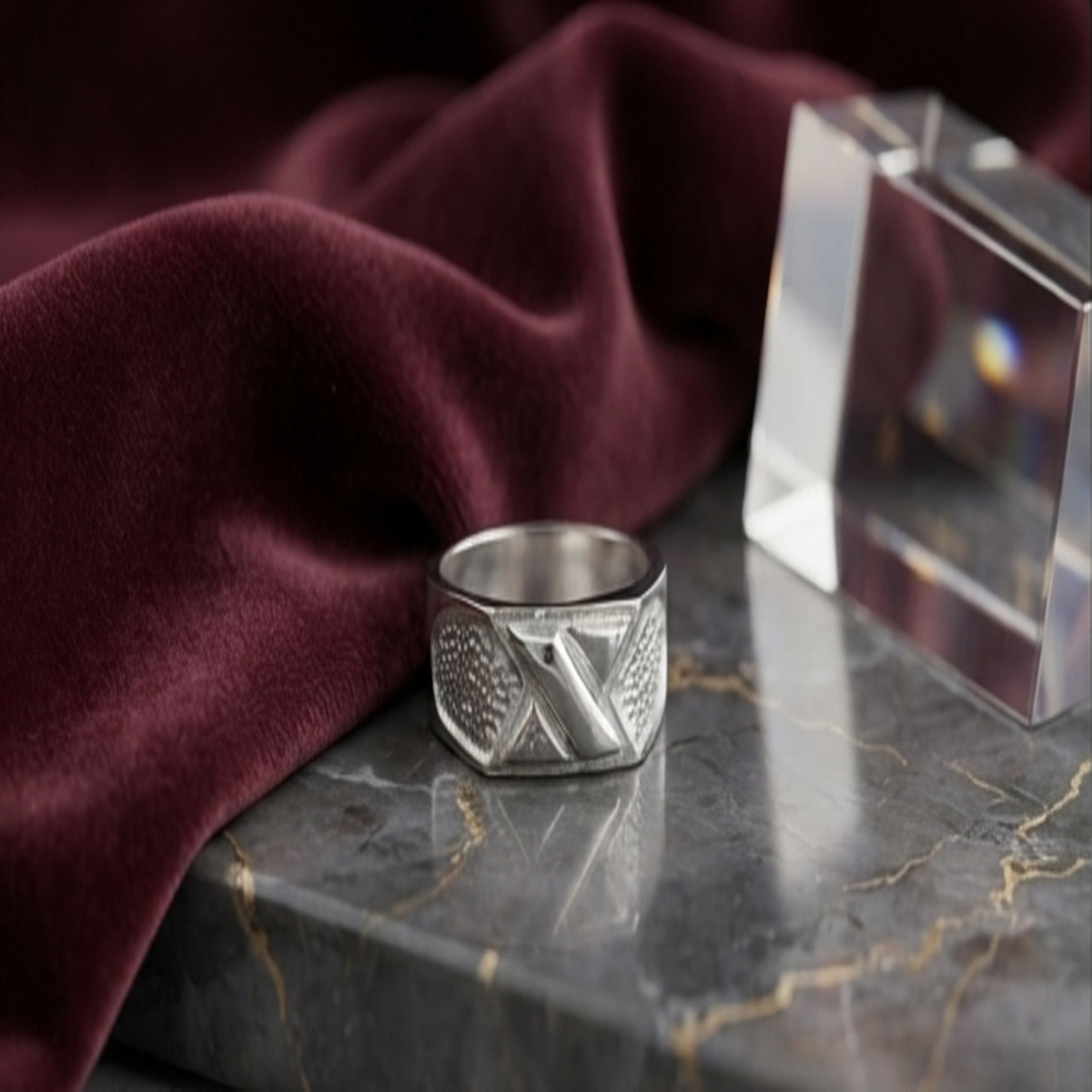 DIVYORO MODERN SYMMETRY RING
