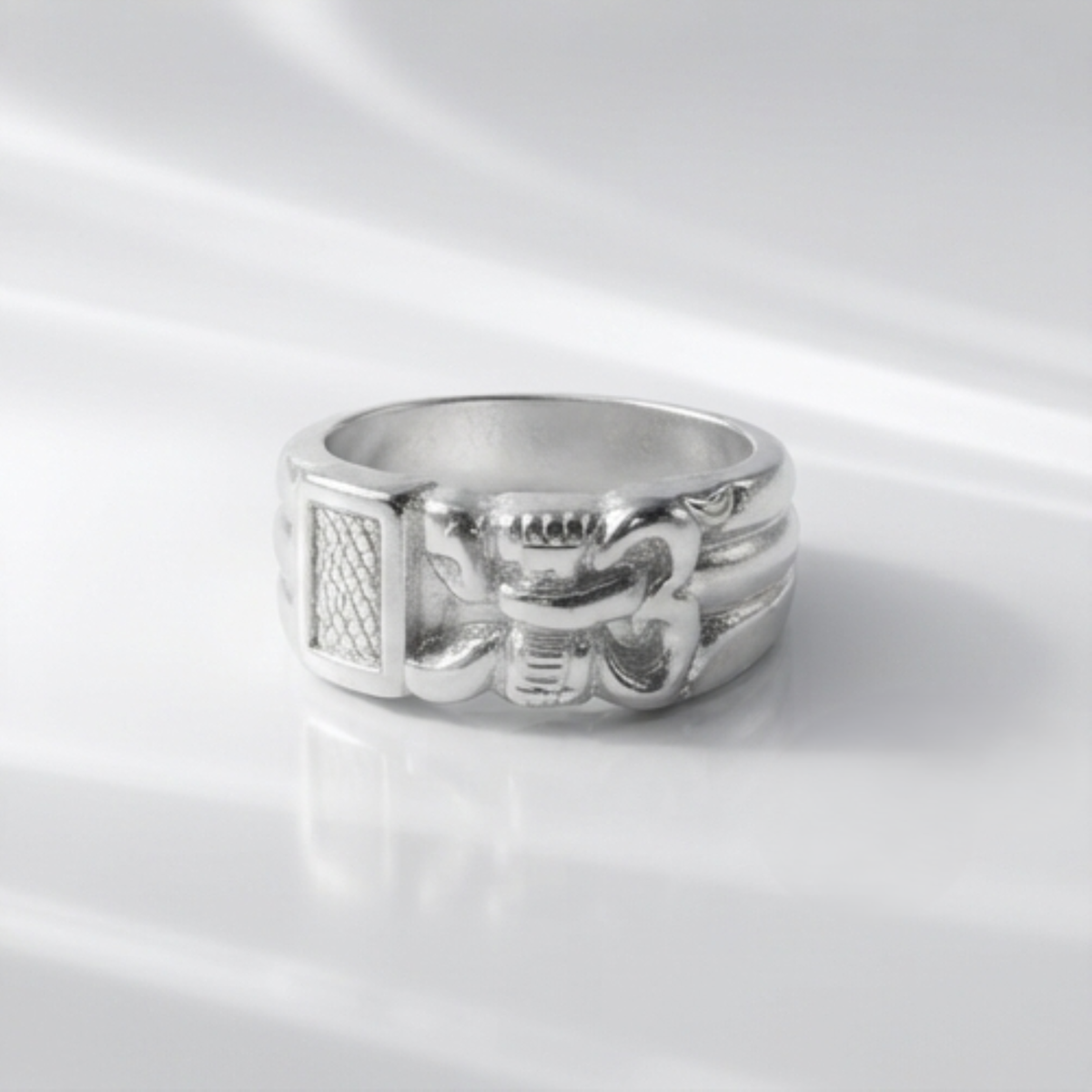 DIVYORO ESSENCE OF OM RING