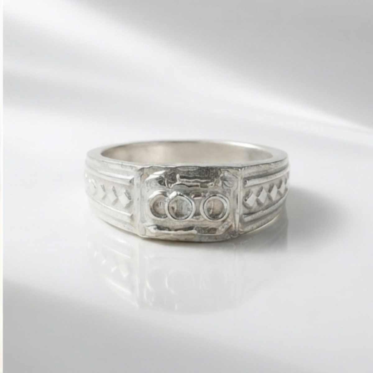 DIVYORO TRIPLE CIRCLE RING