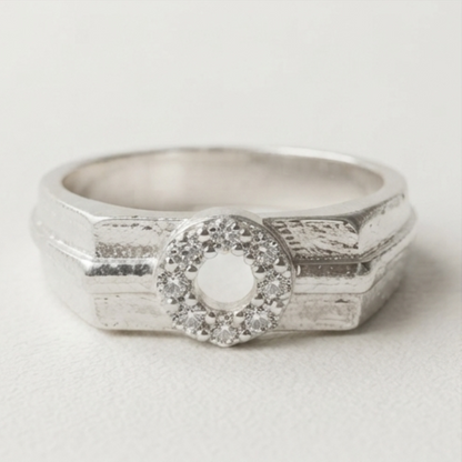 DIVYORO SUNBURST CIRCLE RING
