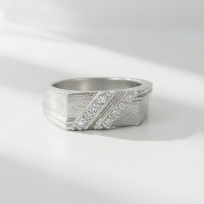 DIVYORO TEXTURED LINE RING