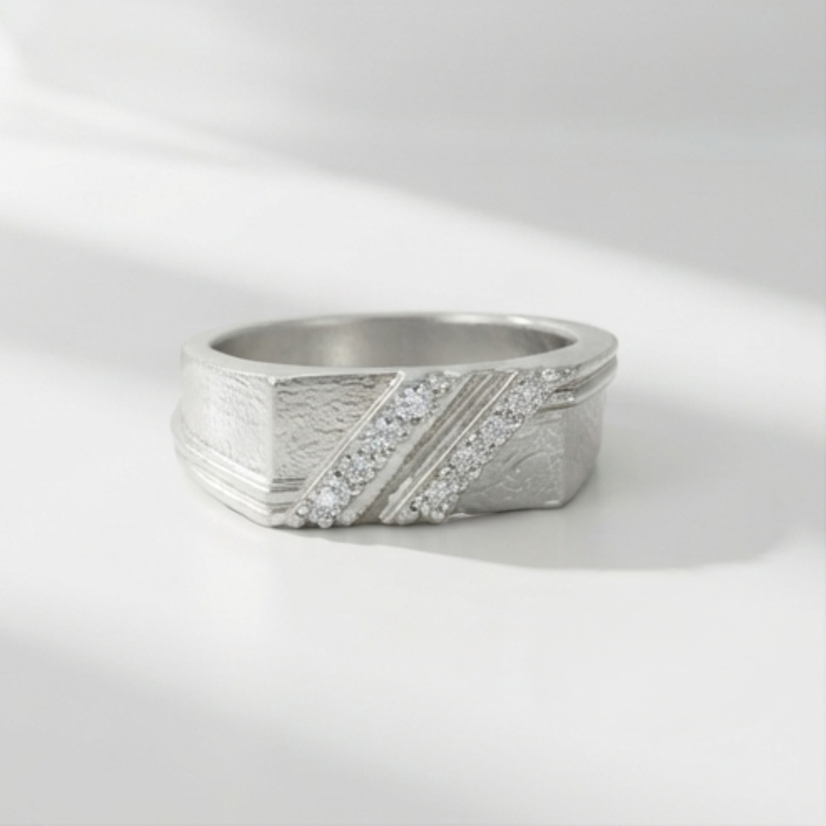 DIVYORO TEXTURED LINE RING