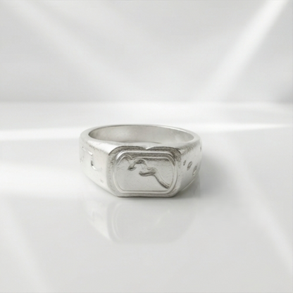 DIVYORO ARTISTIC SKETCH SIGNET RING