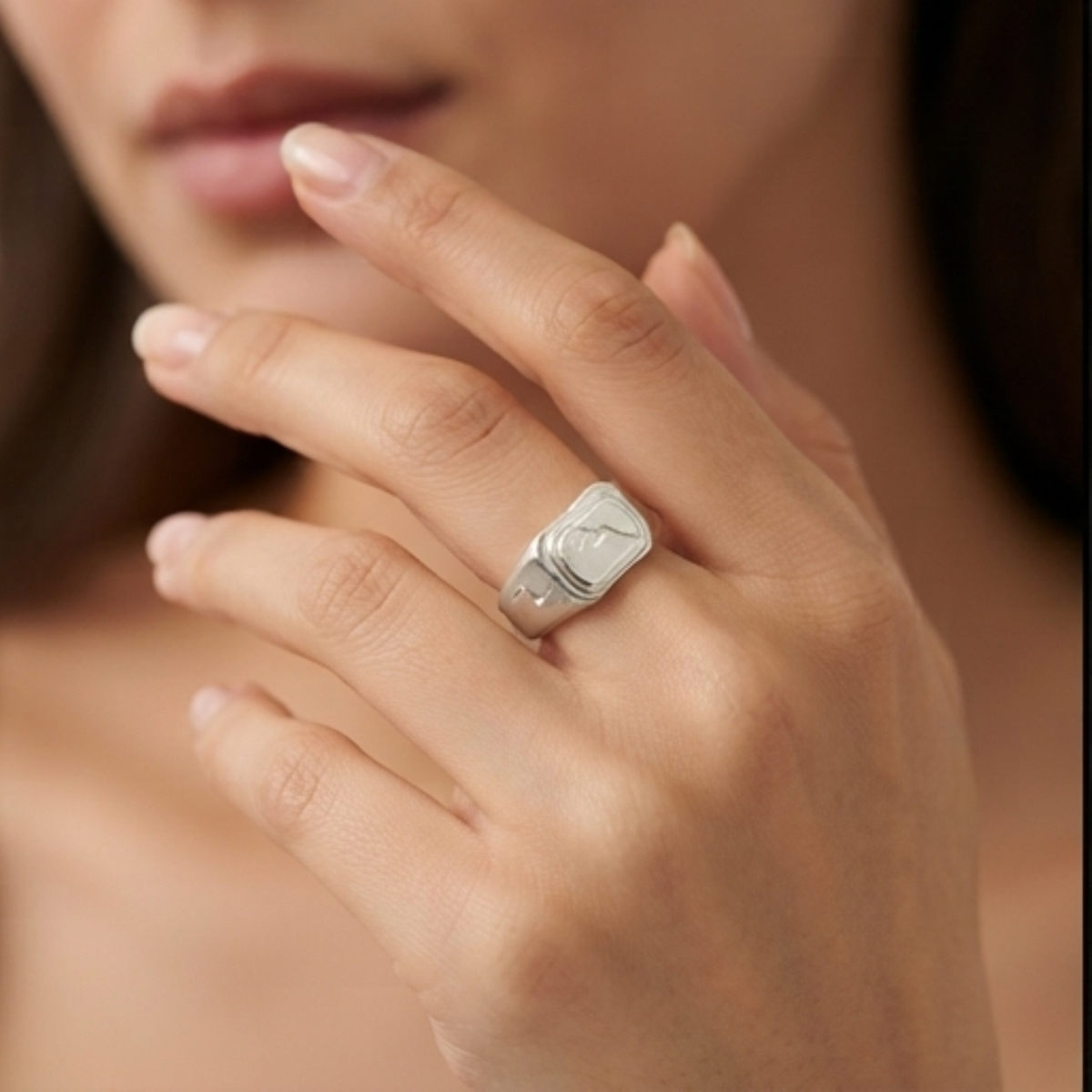 DIVYORO ARTISTIC SKETCH SIGNET RING