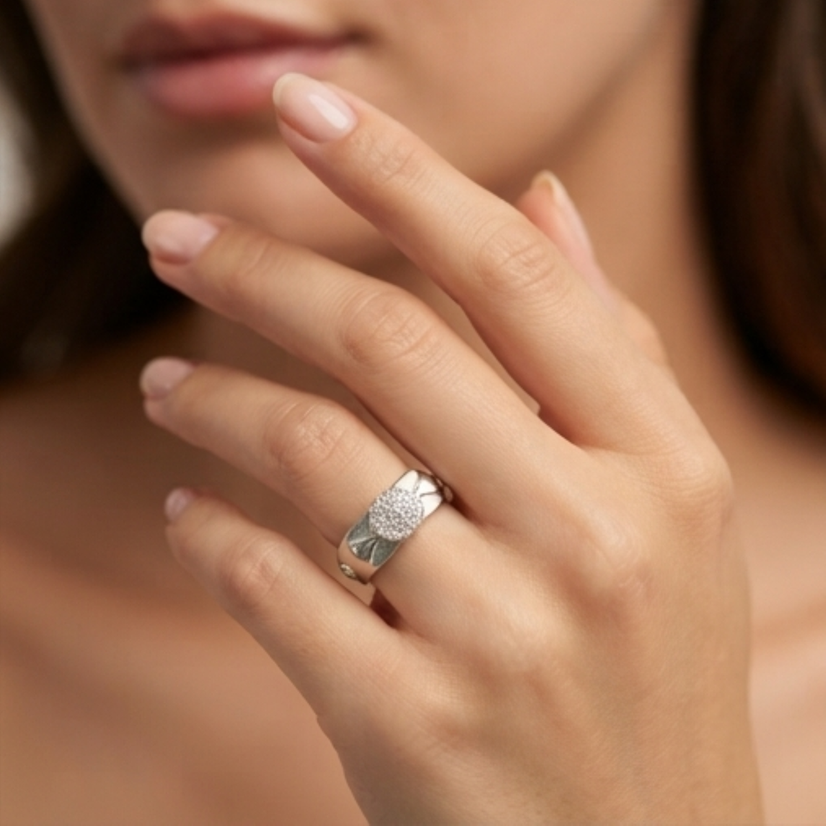 DIVYORO SIGNATURE CIRCLE MOTIF RING