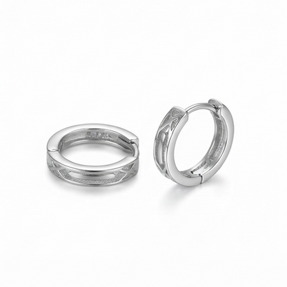 DIVYORO GEOMETRIC ENGRAVED HOOP EARRING