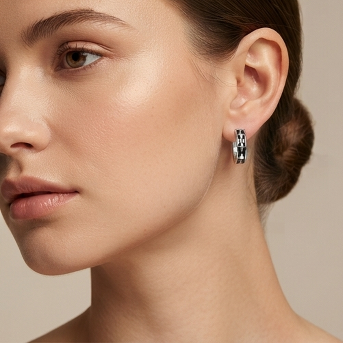 DIVYORO MODERN STAR LINK SILVER EARRING