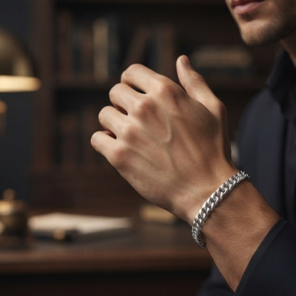 DIVYORO POLISHED FLAT INTERLOCKING BRACELET