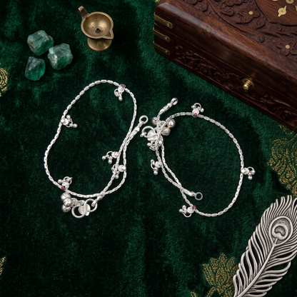 DIVYORO DELICATE HEART CLUSTER SILVER PAYAL