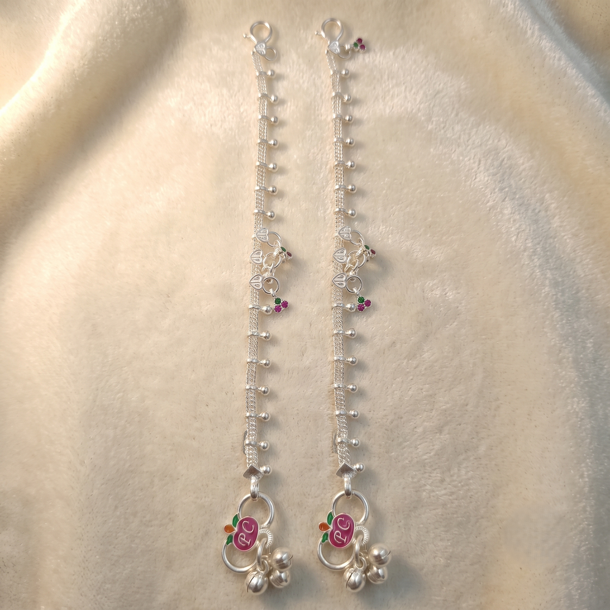 DIVYORO TEXTURED ROPE CHAIN & ENAMEL CHARM SILVER ANKLET