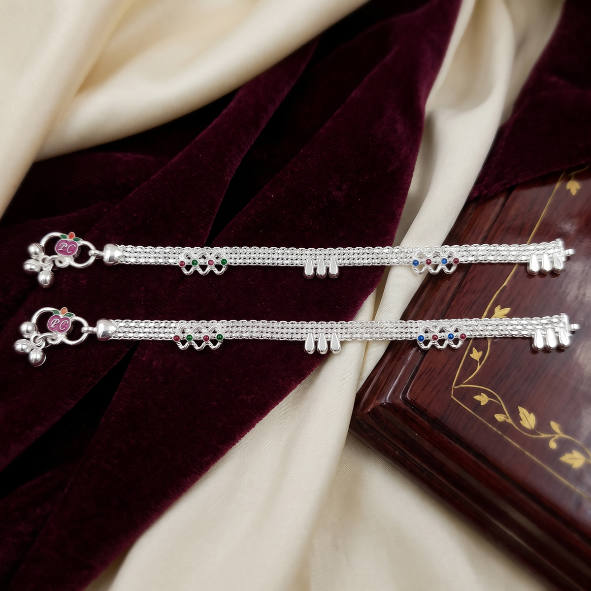 DIVYORO ELEGANT WAVE CHARM SILVER PAYAL