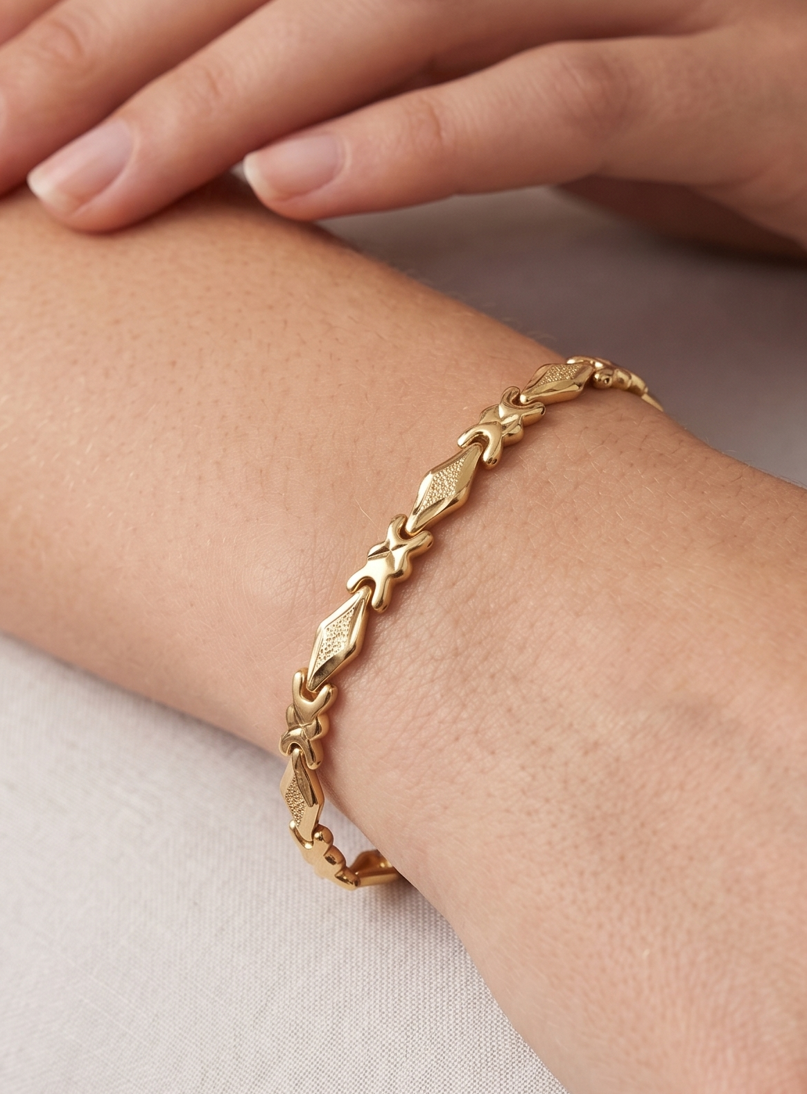 DIVYORO BELLA FEMALE BRACELET